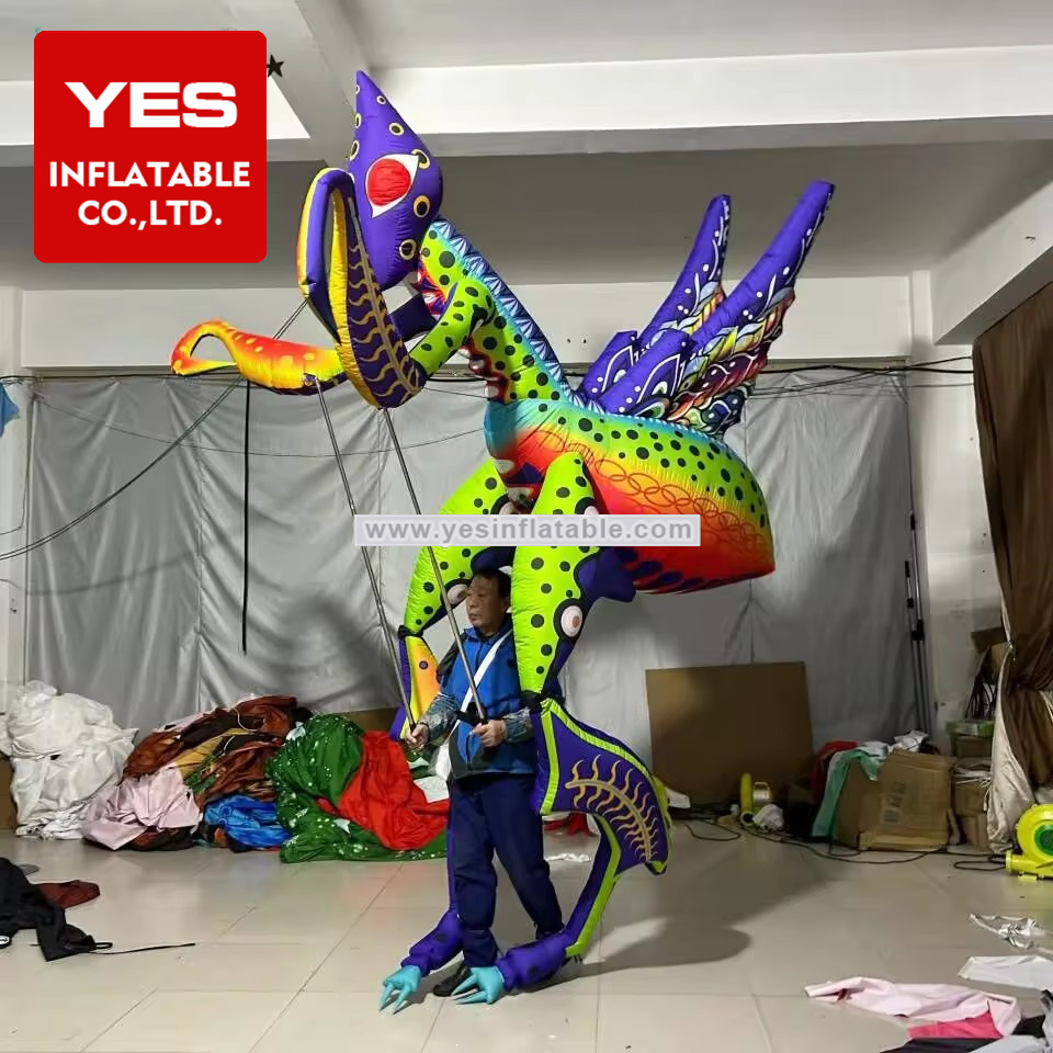 Customized Walking Blow Up Insect Costume Inflatable Mantis Costume