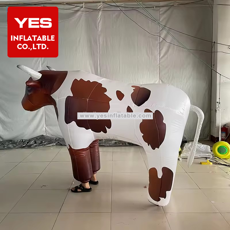 Factory price custom inflatable advertising cartoon model cow