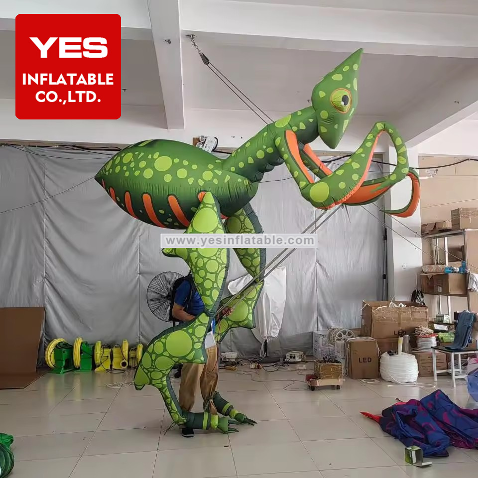 New Design Inflatable Parade Insect Costume Green Inflatable Mantis Costume