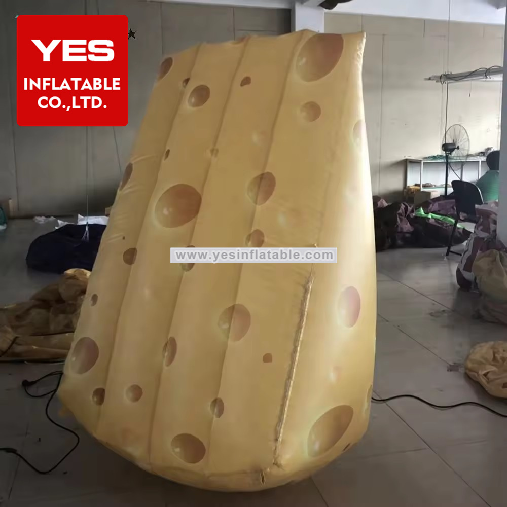 Lifelike Giant inflatable cheese cake