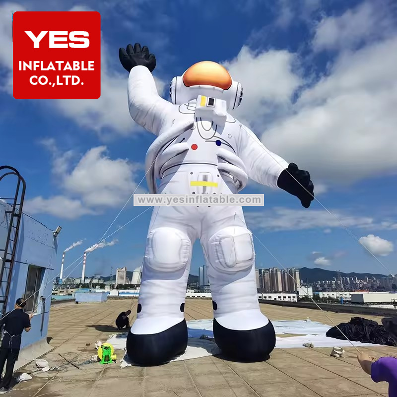 Giant Inflatable Spaceman character model giant realistic inflatable astronaut