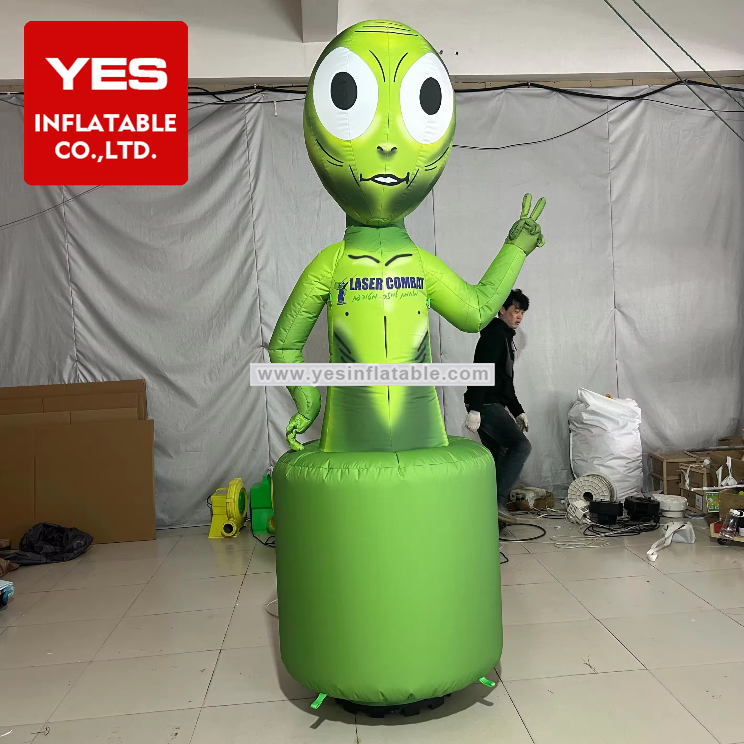 Customized Inflatable Advertising Sign Green Inflatable Alien Advertising Board