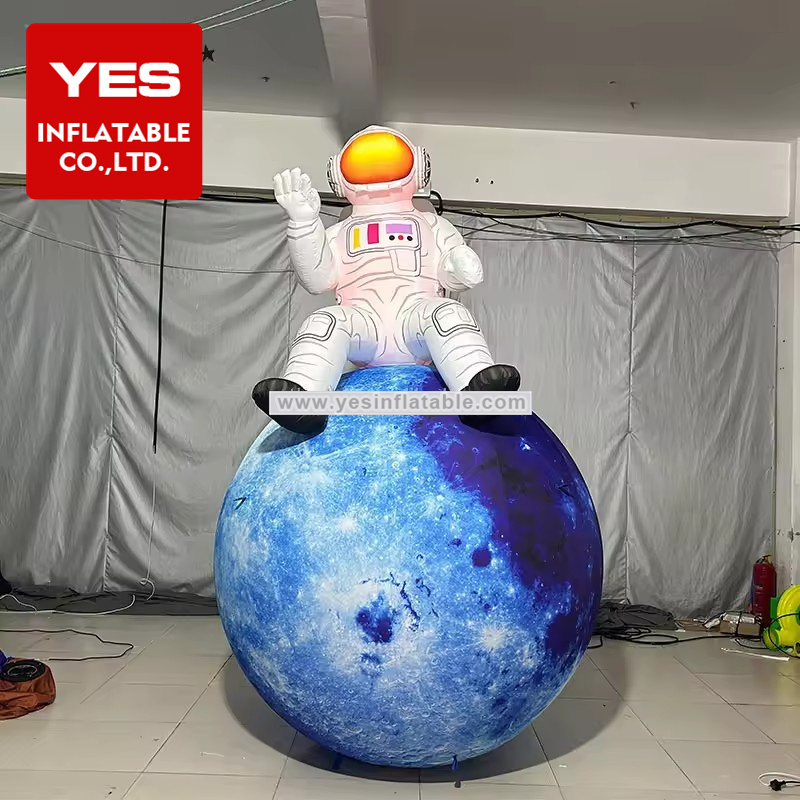 Customized Inflatable Ball Model Inflatable Planet With Spaceman